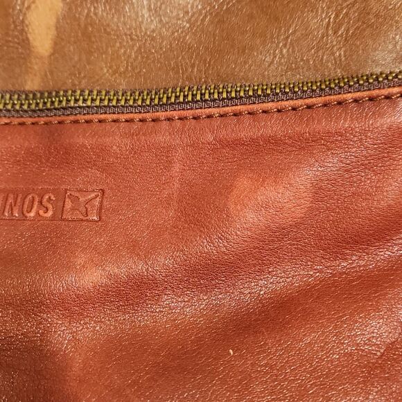 Pikolinos Brown/Garnet Tricolored Leather Cuero Hobo Handbag
